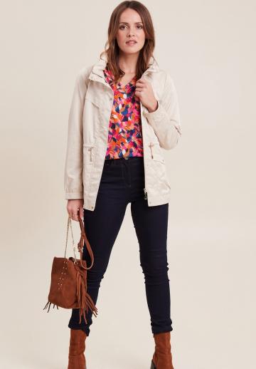 Куртка с накладнымит карманами