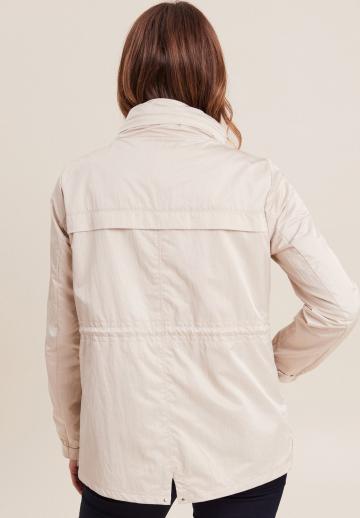 Куртка с накладнымит карманами