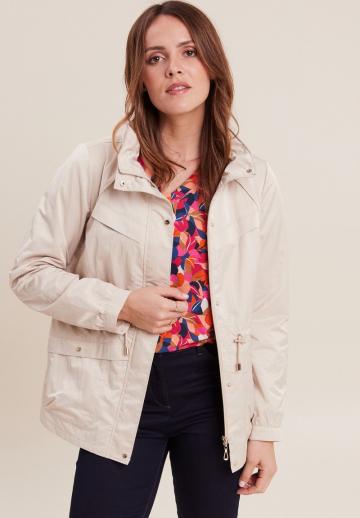 Куртка с накладнымит карманами