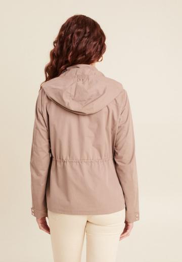 Куртка с накладнымит карманами