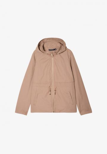 Куртка с накладнымит карманами