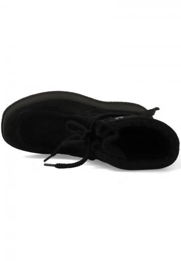 Ботинки на шнуровке