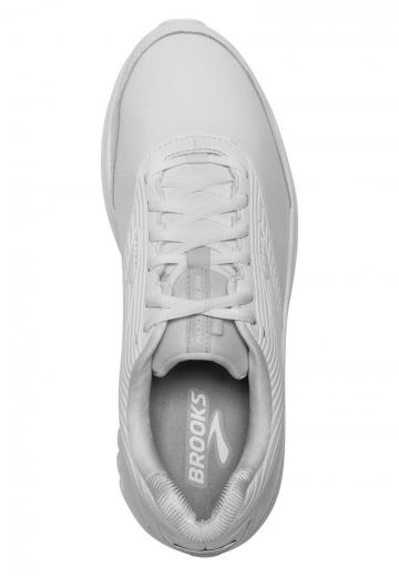 Походные кроссовки