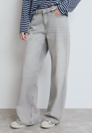 Джинсы