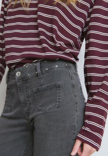 Клешеные джинсы