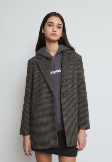 Короткое пальто