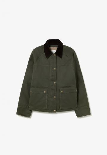 Куртка с накладнымит карманами