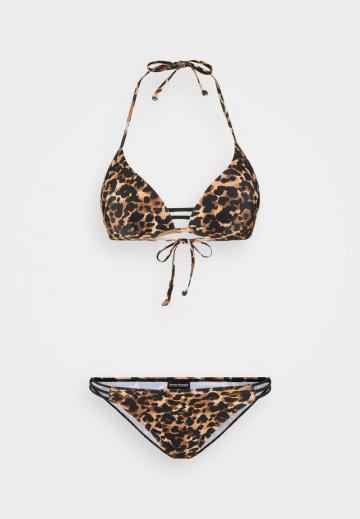 Треугольное бикини