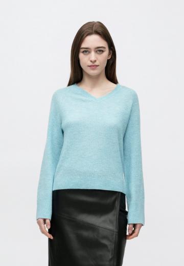 Пуловер с вырезом V