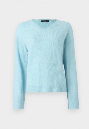 Пуловер с вырезом V