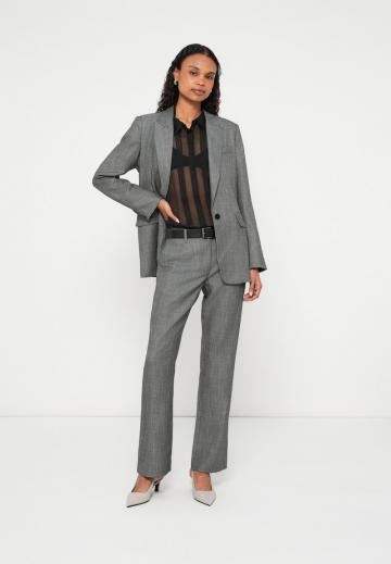 Длинный блейзер