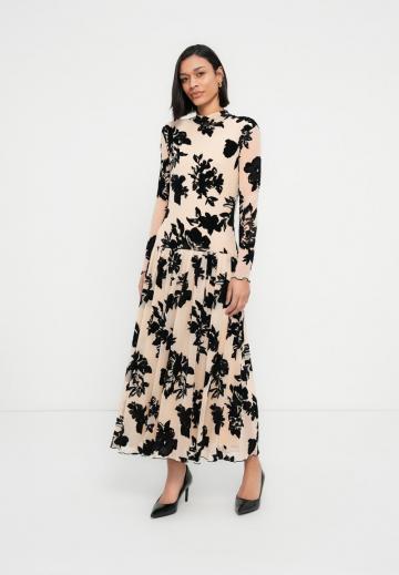 Длинное платье