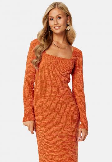 Вязаное платье
