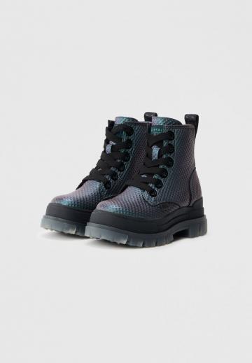 Ботинки на шнуровке