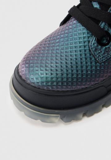 Ботинки на шнуровке