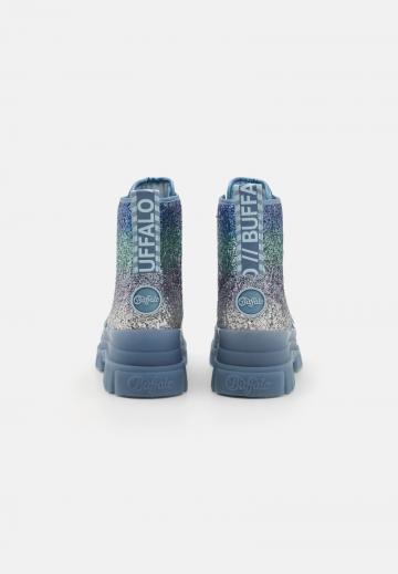 Полусапожки на платформе