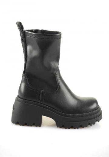 Высокие сапоги