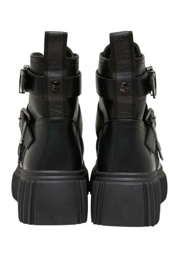 Сапожки на танкетке