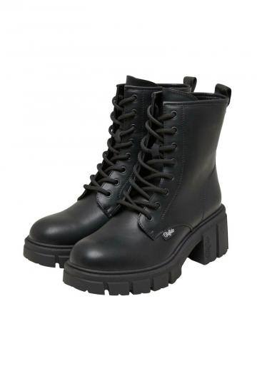 Ботинки на шнуровке