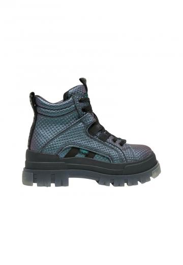 Ботинки на шнуровке