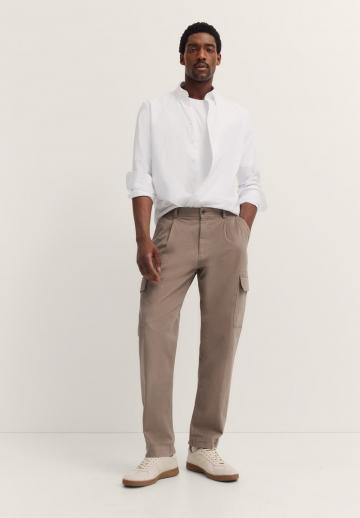 Брюки с накладными карманами