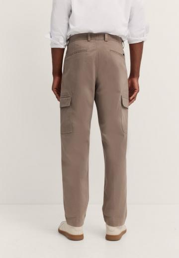 Брюки с накладными карманами