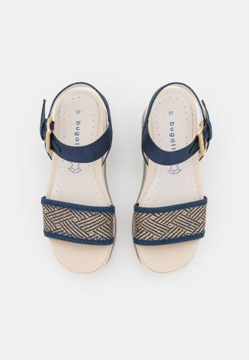 Босоножки на танкетке