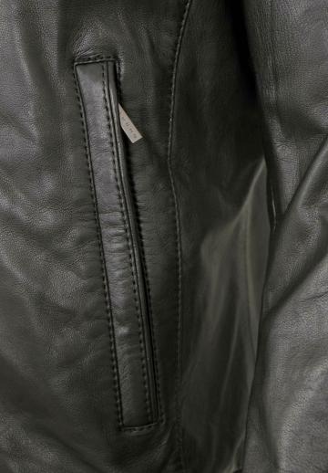 Куртка бомбер