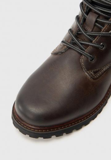 Ботинки на шнуровке