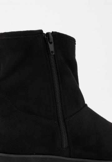 Сапожки на танкетке