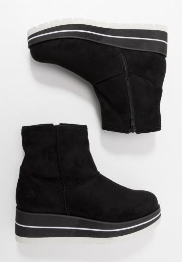 Сапожки на танкетке