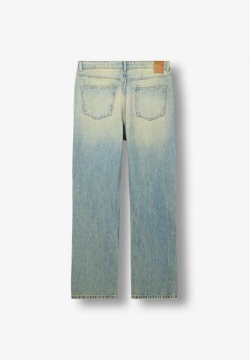 Прямые джинсы