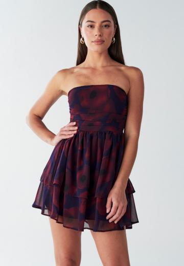 Платье без бретелек