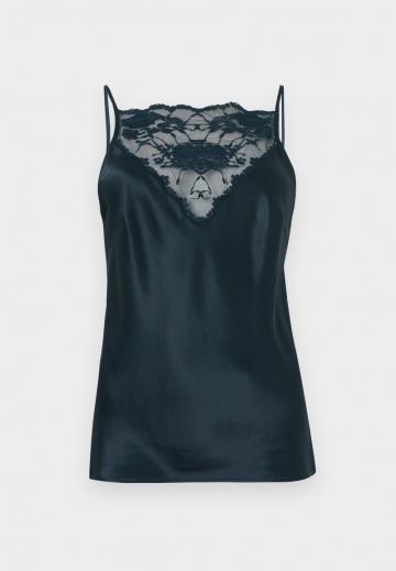 Топ на бретельках