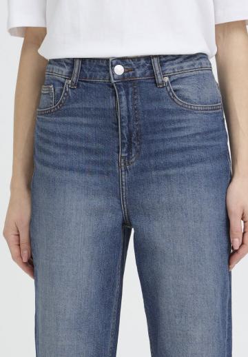 Прямые джинсы
