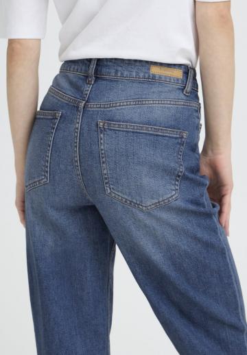 Прямые джинсы