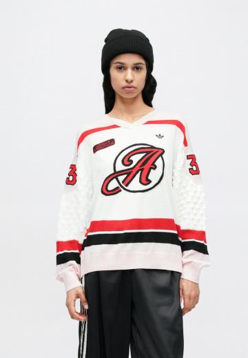 Пуловер с вырезом V