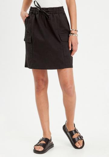 Юбка с накладными карманами