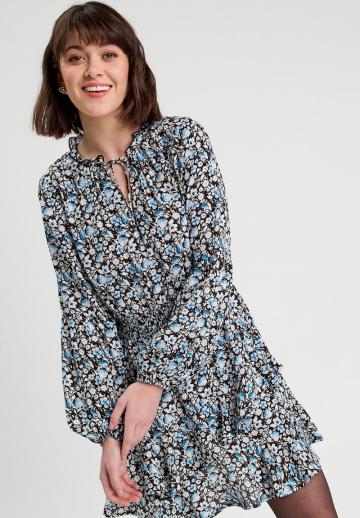 Короткое платье