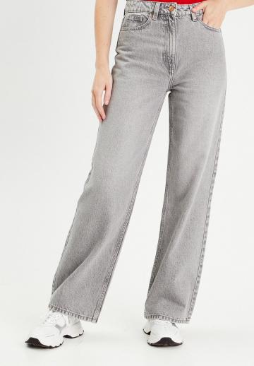 Свободные джинсы