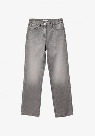 Прямые джинсы