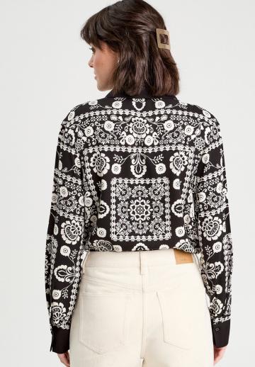 Жаккардовая вязаная кофта
