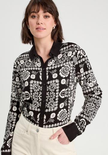 Жаккардовая вязаная кофта