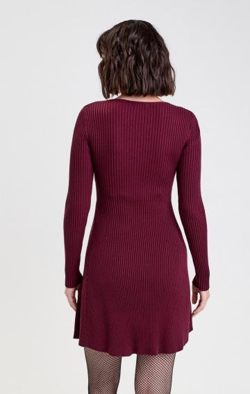 Вязаное платье