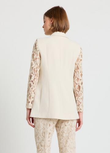 Короткое пальто