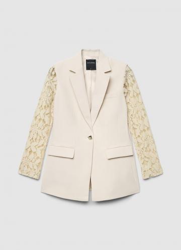 Короткое пальто