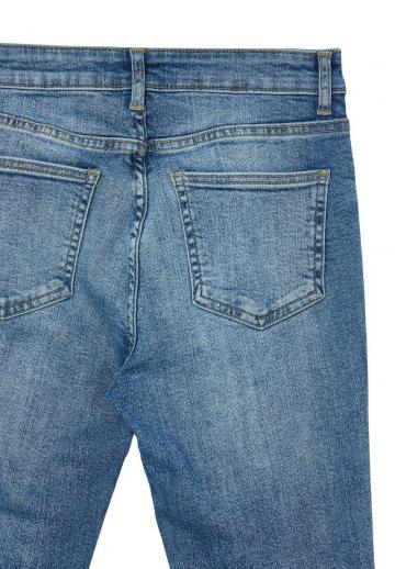 Клешеные джинсы