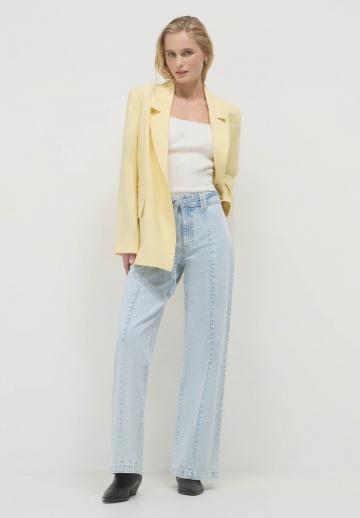 Клешеные джинсы