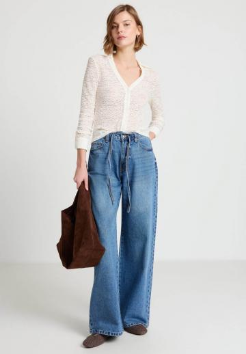 Кружевная блузка