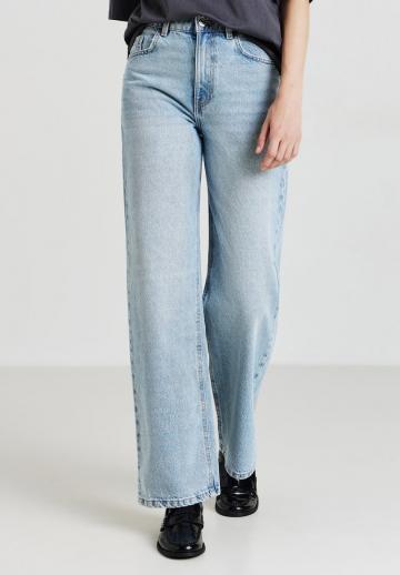 Джинсы